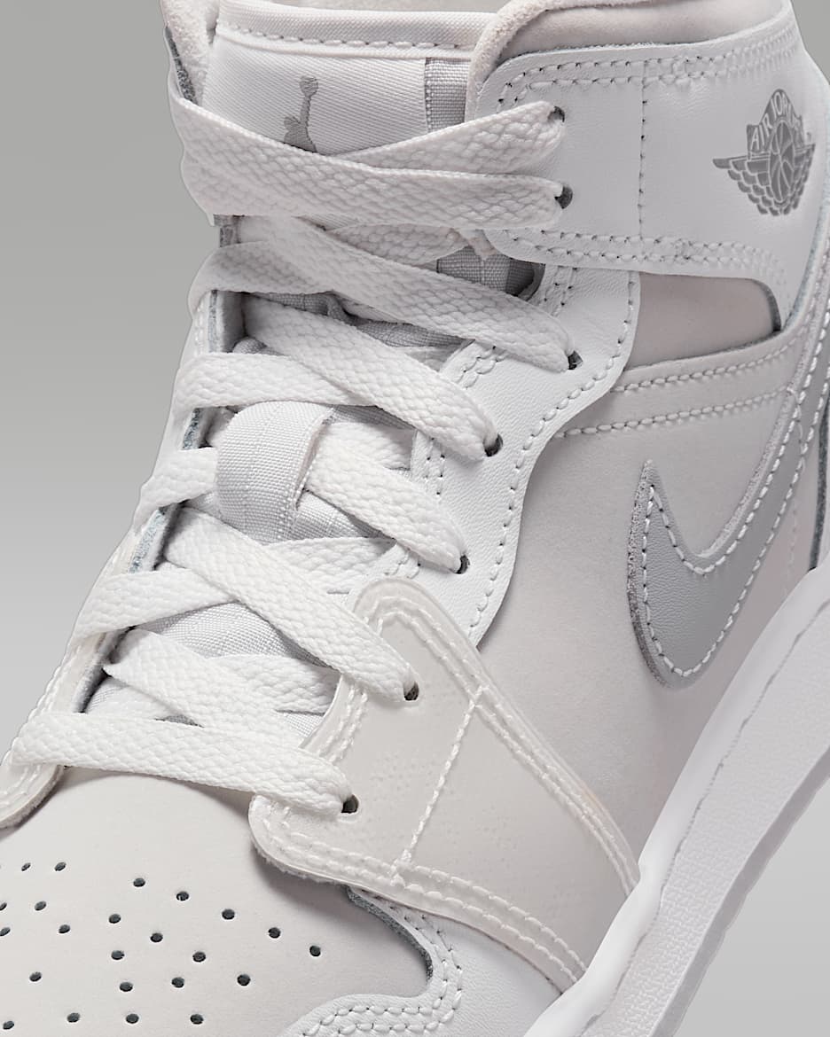 Air Jordan 1 Mid SE Big Kids Shoes